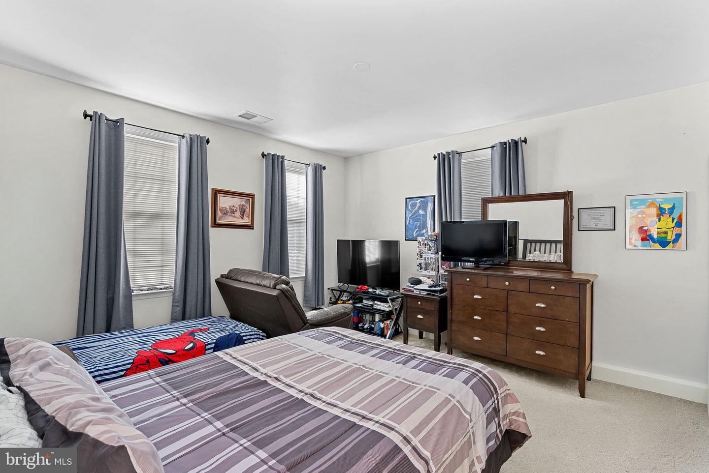 42037 HEATERS ISLAND CT, LEESBURG, Virginia 20176, 6 Bedrooms Bedrooms, ,4 BathroomsBathrooms,Residential,For sale,42037 HEATERS ISLAND CT,VALO2112280 MLS # VALO2112280