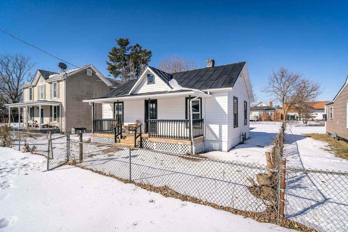 513 N BATH AVE, WAYNESBORO, Virginia 22980, 2 Bedrooms Bedrooms, ,1 BathroomBathrooms,Residential,513 N BATH AVE,673205 MLS # 673205