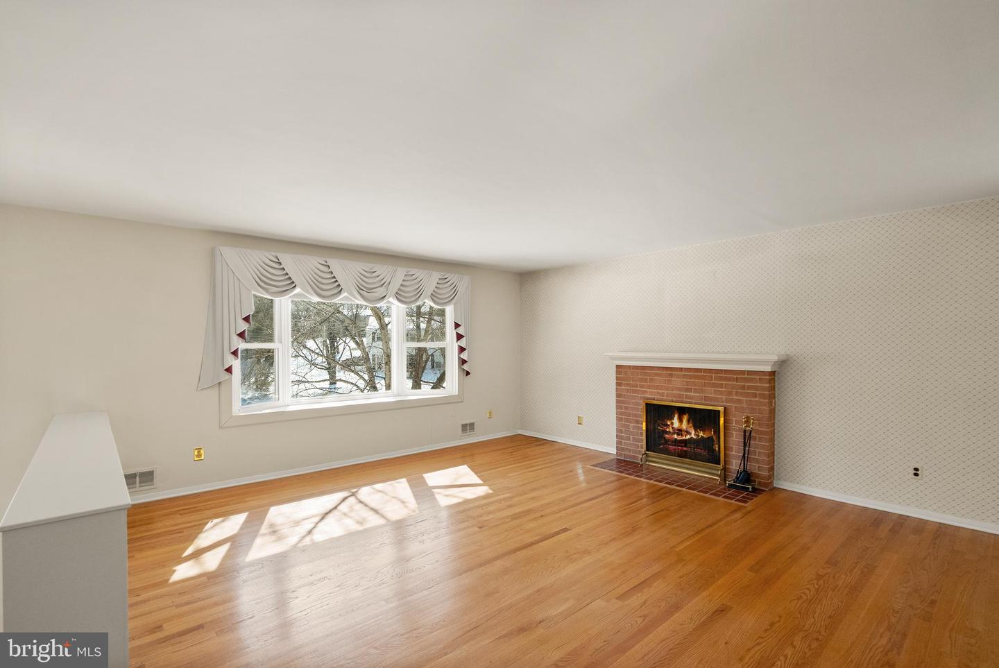 9400 BEAUREGARD AVE, MANASSAS, Virginia 20110, 4 Bedrooms Bedrooms, ,3 BathroomsBathrooms,Residential,For sale,9400 BEAUREGARD AVE,VAMN2009880 MLS # VAMN2009880