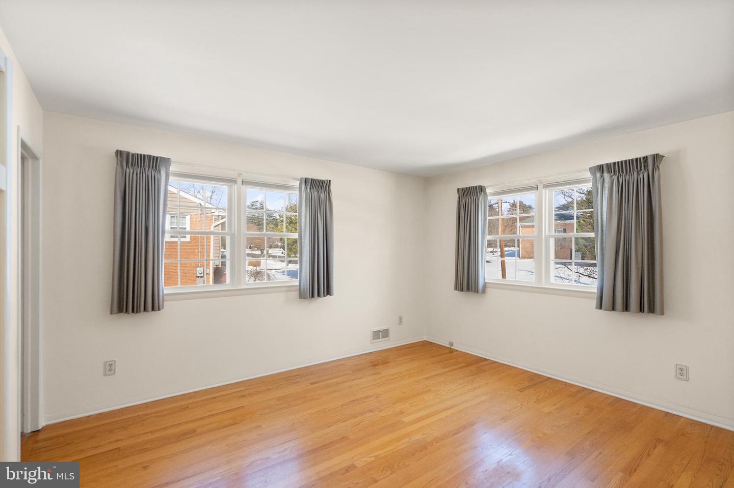 9400 BEAUREGARD AVE, MANASSAS, Virginia 20110, 4 Bedrooms Bedrooms, ,3 BathroomsBathrooms,Residential,For sale,9400 BEAUREGARD AVE,VAMN2009880 MLS # VAMN2009880