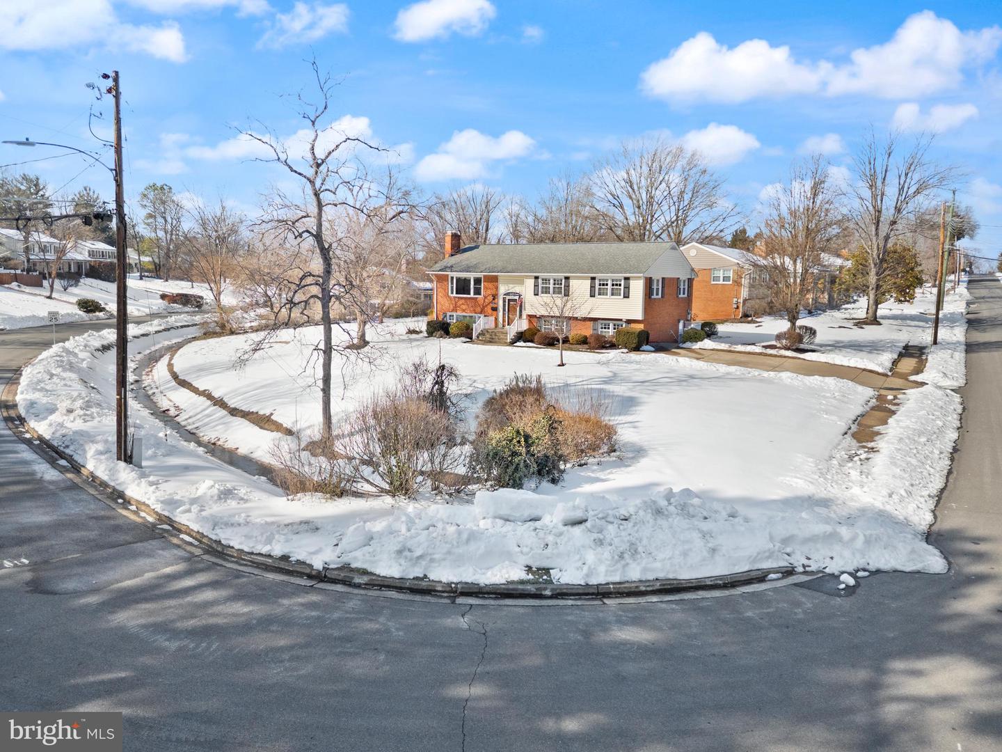 9400 BEAUREGARD AVE, MANASSAS, Virginia 20110, 4 Bedrooms Bedrooms, ,3 BathroomsBathrooms,Residential,For sale,9400 BEAUREGARD AVE,VAMN2009880 MLS # VAMN2009880