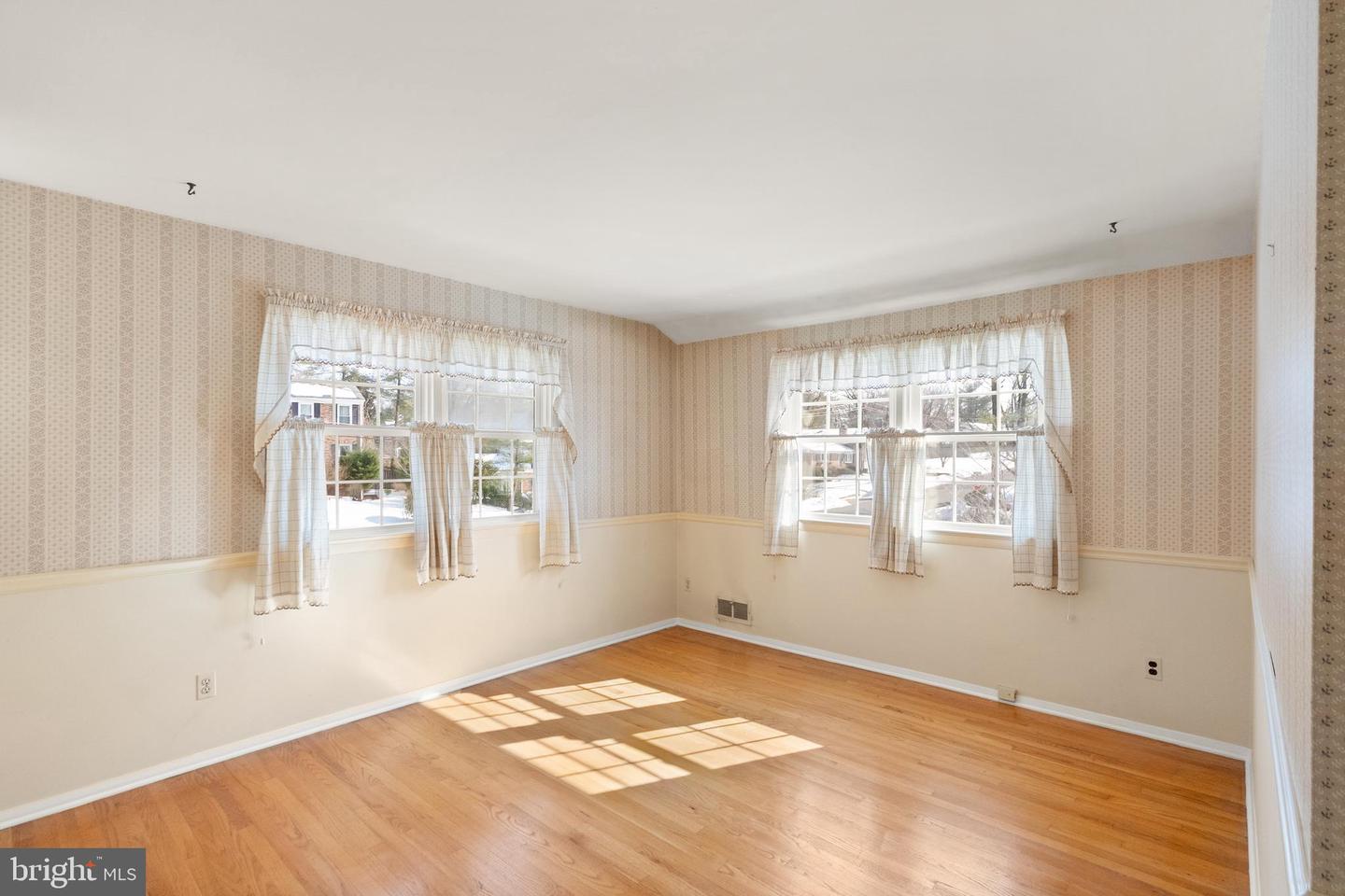 9400 BEAUREGARD AVE, MANASSAS, Virginia 20110, 4 Bedrooms Bedrooms, ,3 BathroomsBathrooms,Residential,For sale,9400 BEAUREGARD AVE,VAMN2009880 MLS # VAMN2009880