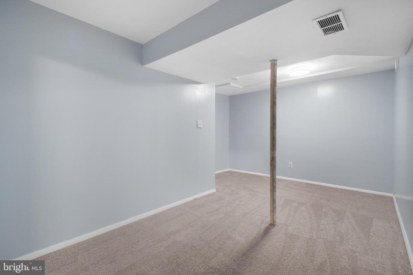 2104 BERGER PL, HERNDON, Virginia 20170, 4 Bedrooms Bedrooms, ,2 BathroomsBathrooms,Residential,For sale,2104 BERGER PL,VAFX2284032 MLS # VAFX2284032