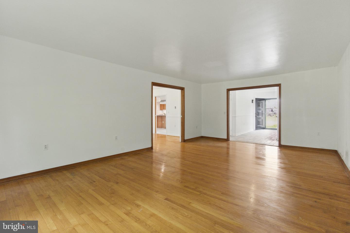 112 WESTWOOD CIR, WINCHESTER, Virginia 22602, 4 Bedrooms Bedrooms, ,3 BathroomsBathrooms,Residential,For sale,112 WESTWOOD CIR,VAFV2038706 MLS # VAFV2038706