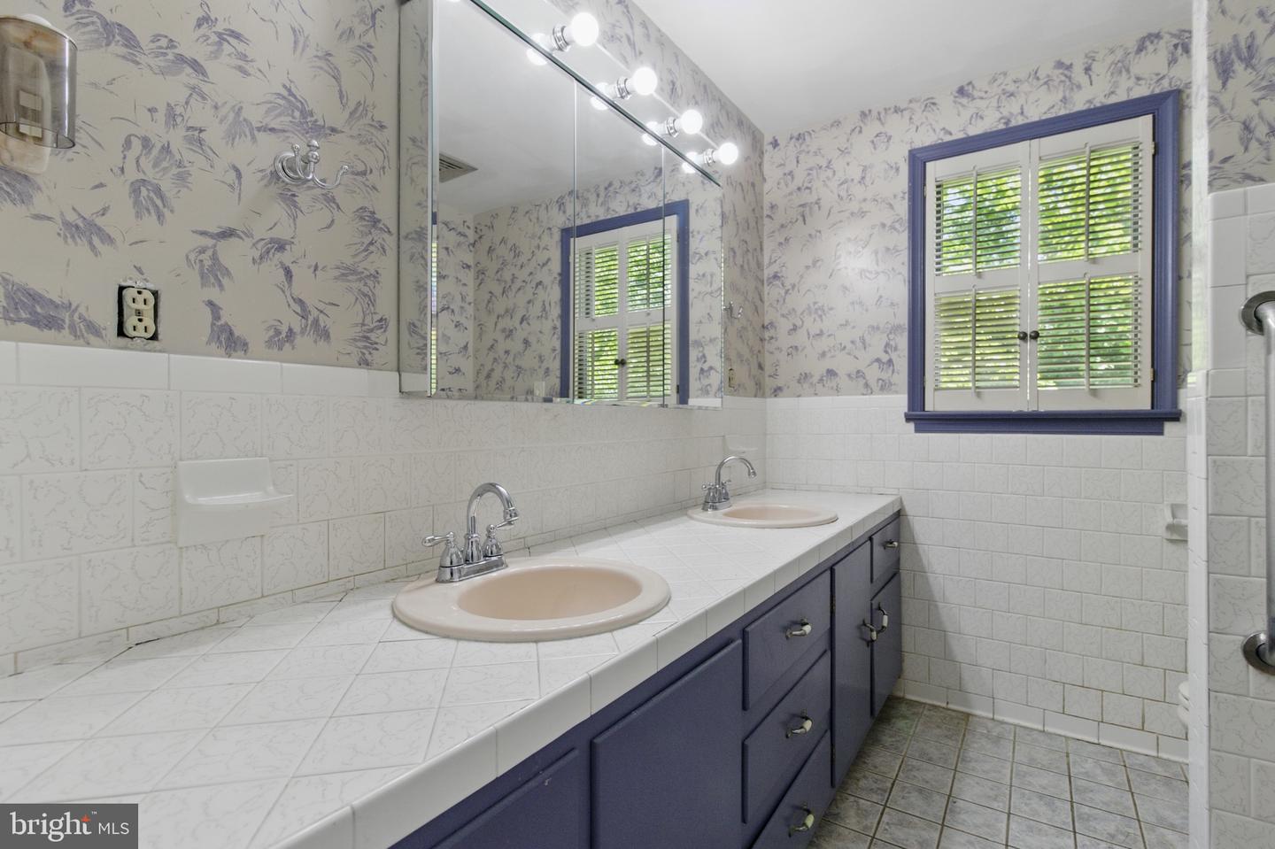 112 WESTWOOD CIR, WINCHESTER, Virginia 22602, 4 Bedrooms Bedrooms, ,3 BathroomsBathrooms,Residential,For sale,112 WESTWOOD CIR,VAFV2038706 MLS # VAFV2038706