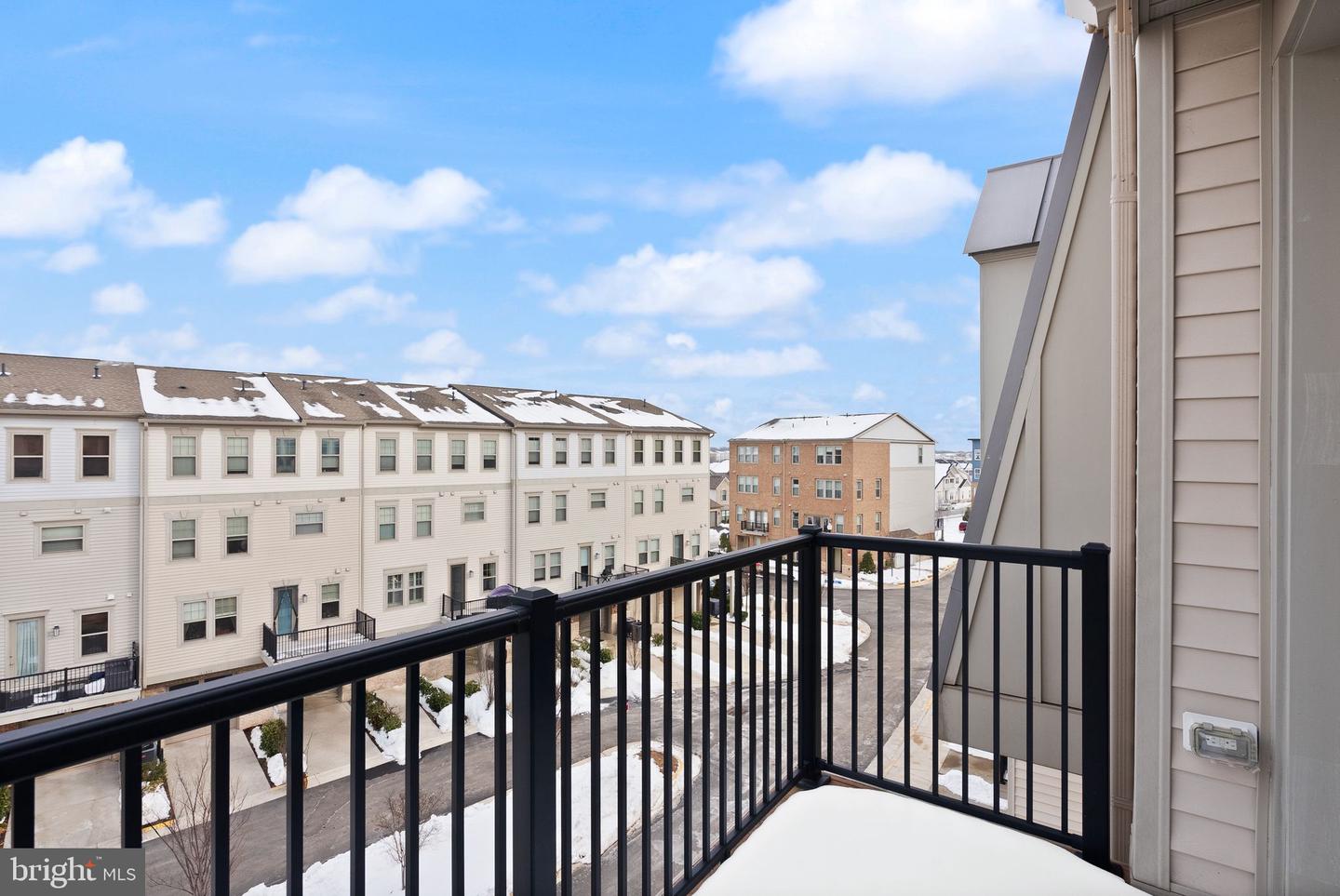 23631 HAVELOCK WALK TER #421, ASHBURN, Virginia 20148, 3 Bedrooms Bedrooms, ,2 BathroomsBathrooms,Residential,For sale,23631 HAVELOCK WALK TER #421,VALO2113380 MLS # VALO2113380