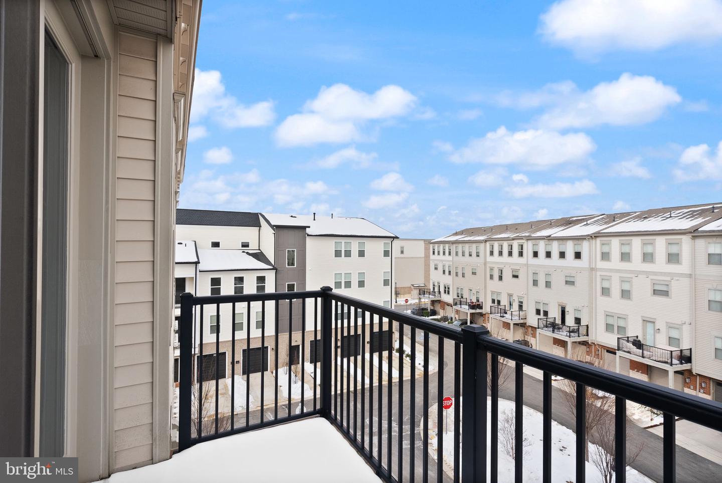 23631 HAVELOCK WALK TER #421, ASHBURN, Virginia 20148, 3 Bedrooms Bedrooms, ,2 BathroomsBathrooms,Residential,For sale,23631 HAVELOCK WALK TER #421,VALO2113380 MLS # VALO2113380