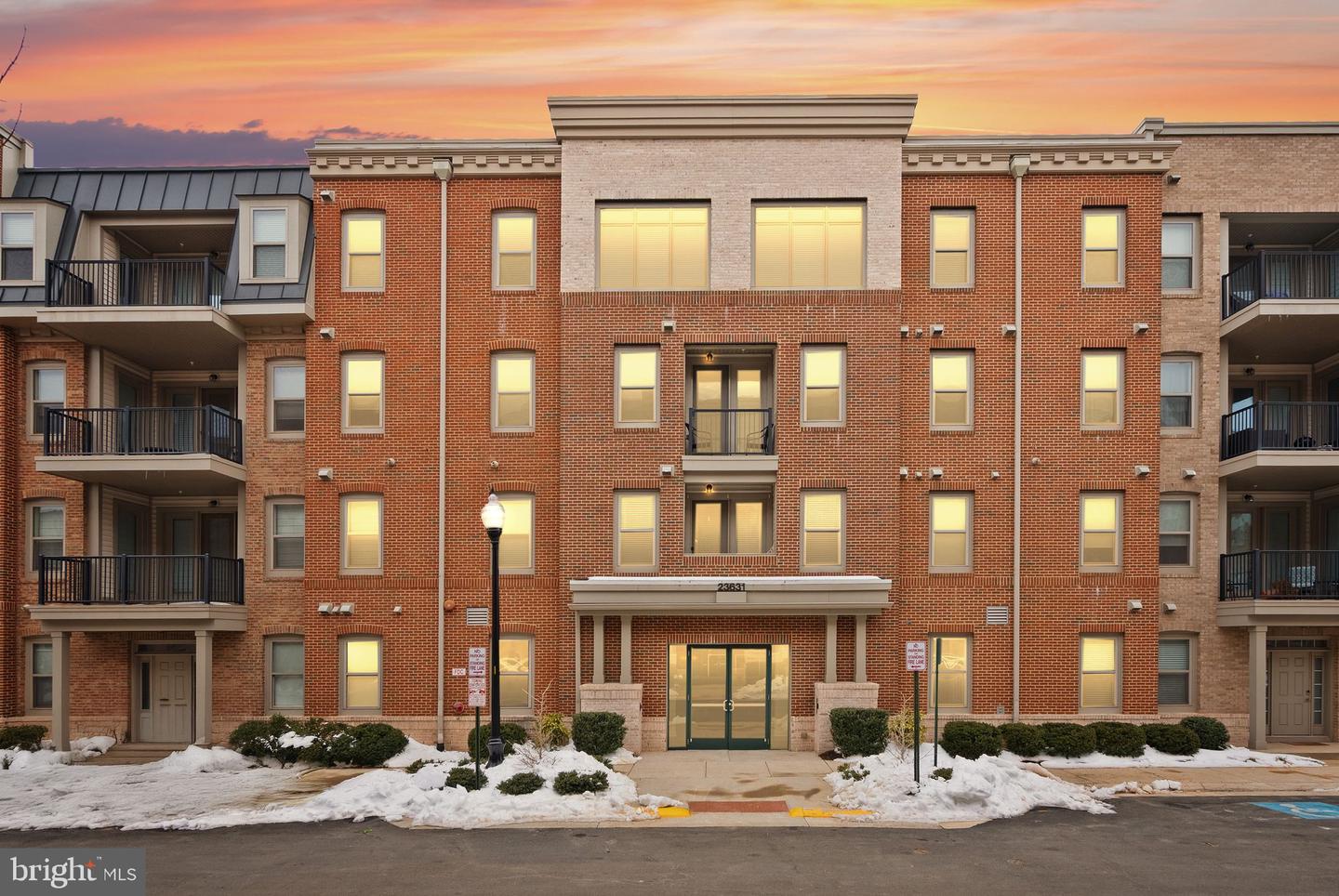 23631 HAVELOCK WALK TER #421, ASHBURN, Virginia 20148, 3 Bedrooms Bedrooms, ,2 BathroomsBathrooms,Residential,For sale,23631 HAVELOCK WALK TER #421,VALO2113380 MLS # VALO2113380