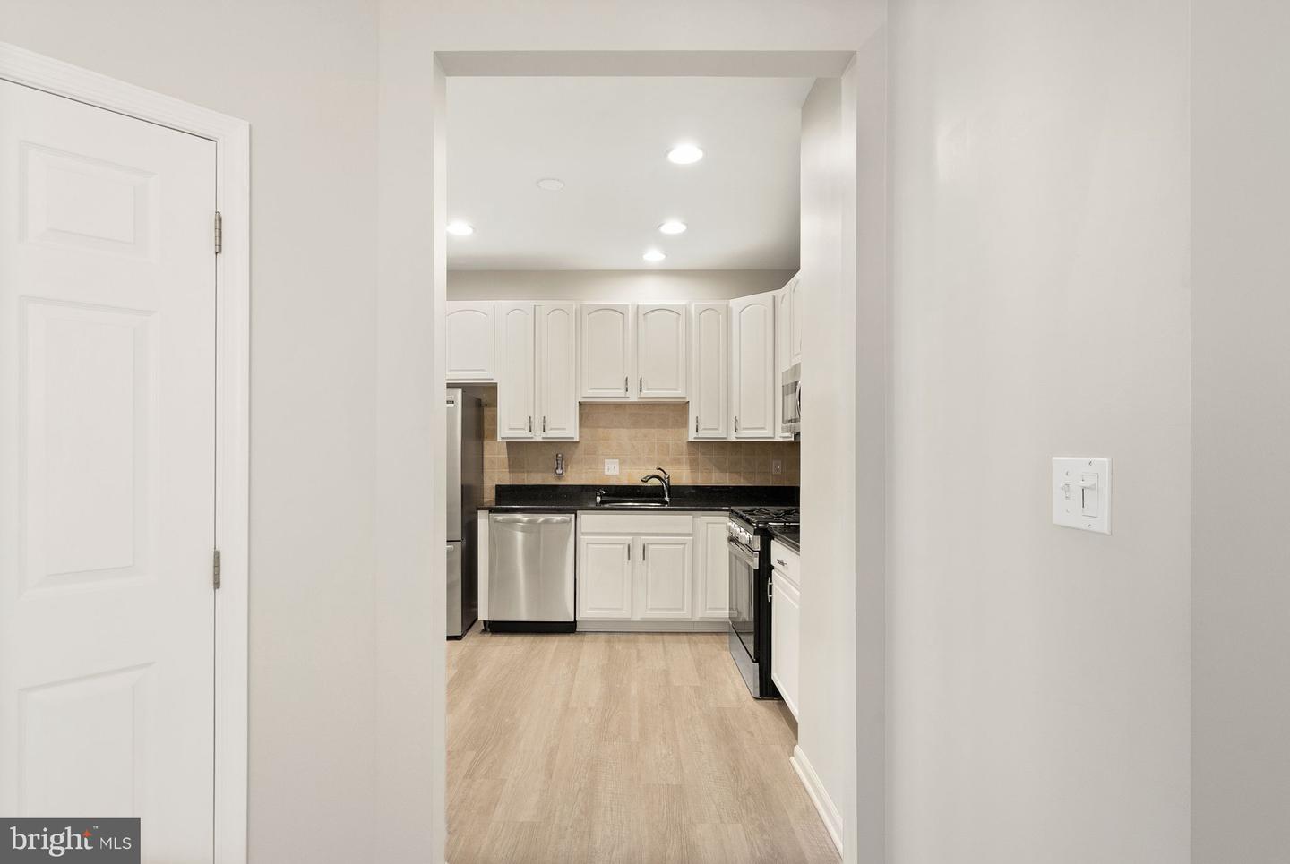 6932 WALNUT HILL DR, GAINESVILLE, Virginia 20155, 4 Bedrooms Bedrooms, ,3 BathroomsBathrooms,Residential,For sale,6932 WALNUT HILL DR,VAPW2109956 MLS # VAPW2109956