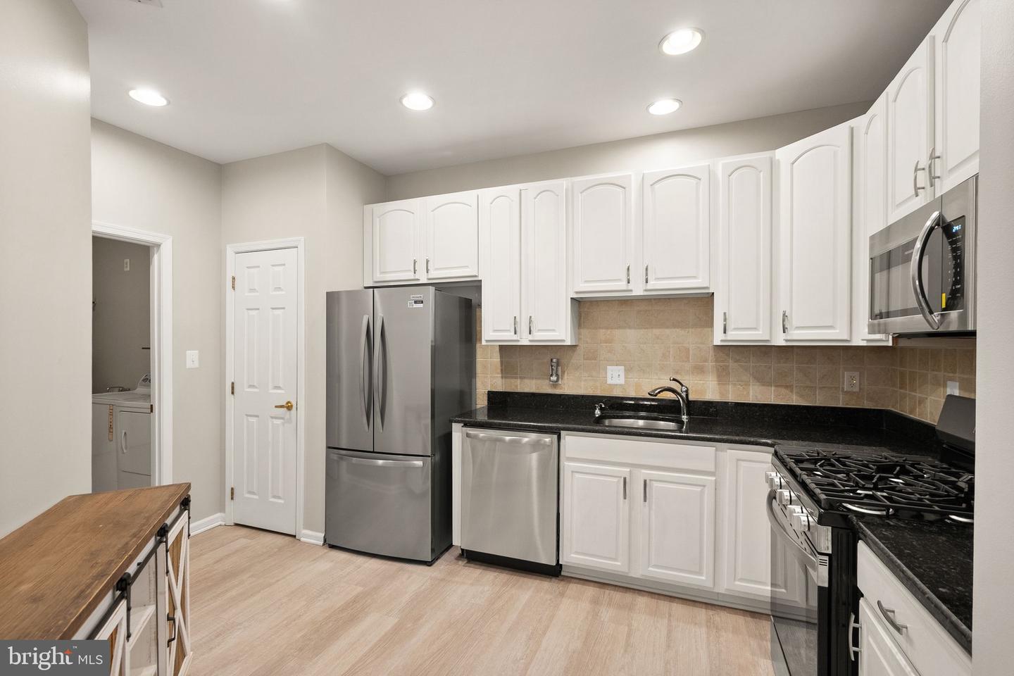 6932 WALNUT HILL DR, GAINESVILLE, Virginia 20155, 4 Bedrooms Bedrooms, ,3 BathroomsBathrooms,Residential,For sale,6932 WALNUT HILL DR,VAPW2109956 MLS # VAPW2109956