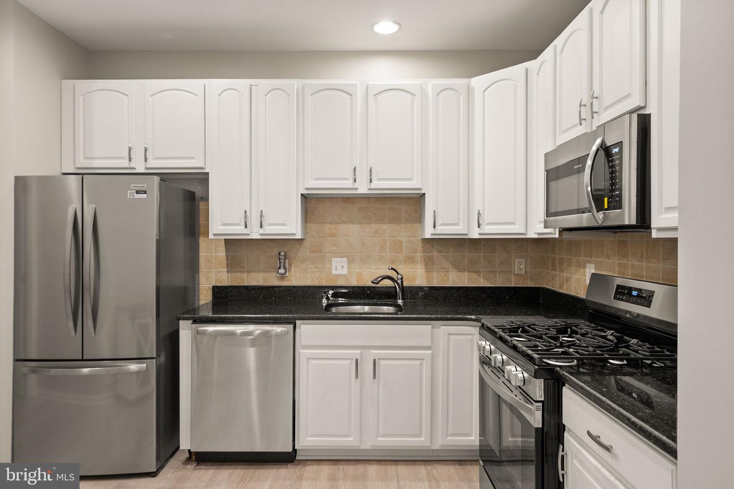 6932 WALNUT HILL DR, GAINESVILLE, Virginia 20155, 4 Bedrooms Bedrooms, ,3 BathroomsBathrooms,Residential,For sale,6932 WALNUT HILL DR,VAPW2109956 MLS # VAPW2109956