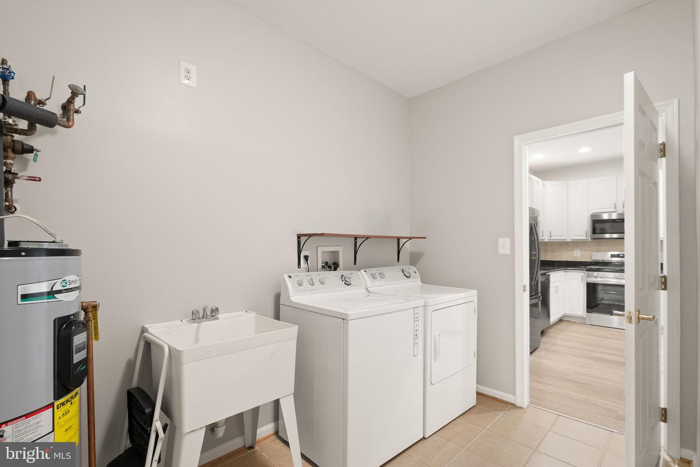 6932 WALNUT HILL DR, GAINESVILLE, Virginia 20155, 4 Bedrooms Bedrooms, ,3 BathroomsBathrooms,Residential,For sale,6932 WALNUT HILL DR,VAPW2109956 MLS # VAPW2109956