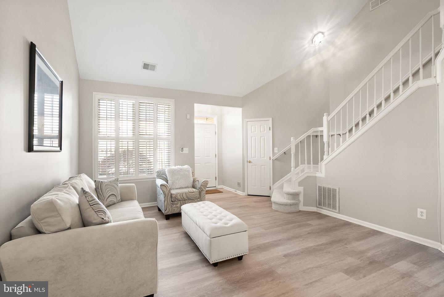 6932 WALNUT HILL DR, GAINESVILLE, Virginia 20155, 4 Bedrooms Bedrooms, ,3 BathroomsBathrooms,Residential,For sale,6932 WALNUT HILL DR,VAPW2109956 MLS # VAPW2109956