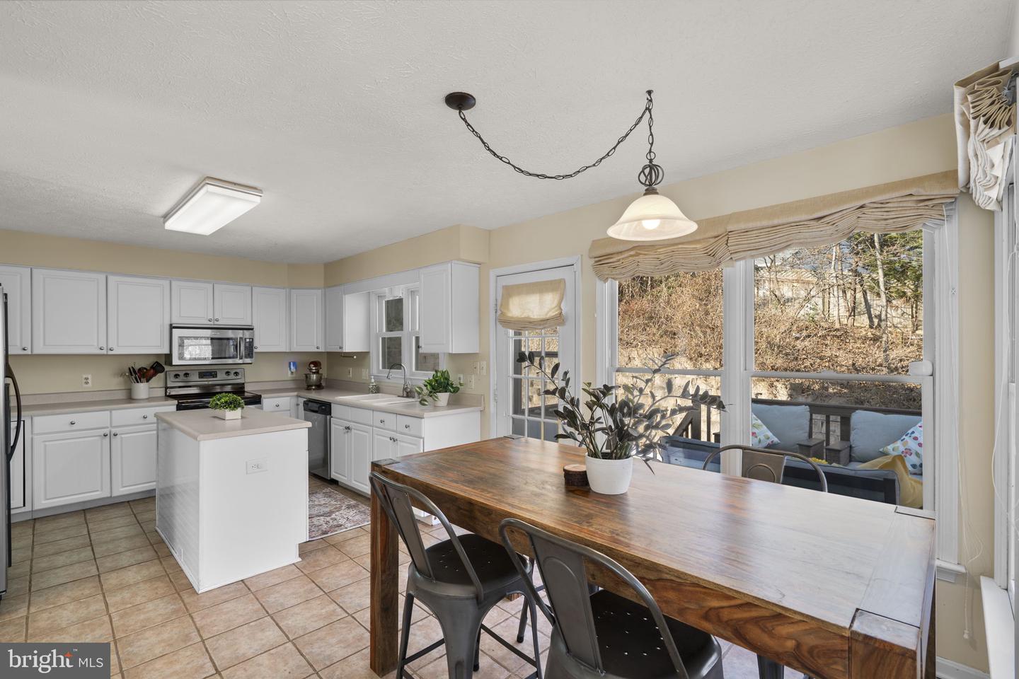 42 LAWHORN RD, STAFFORD, Virginia 22554, 3 Bedrooms Bedrooms, ,2 BathroomsBathrooms,Residential,For sale,42 LAWHORN RD,VAST2044992 MLS # VAST2044992