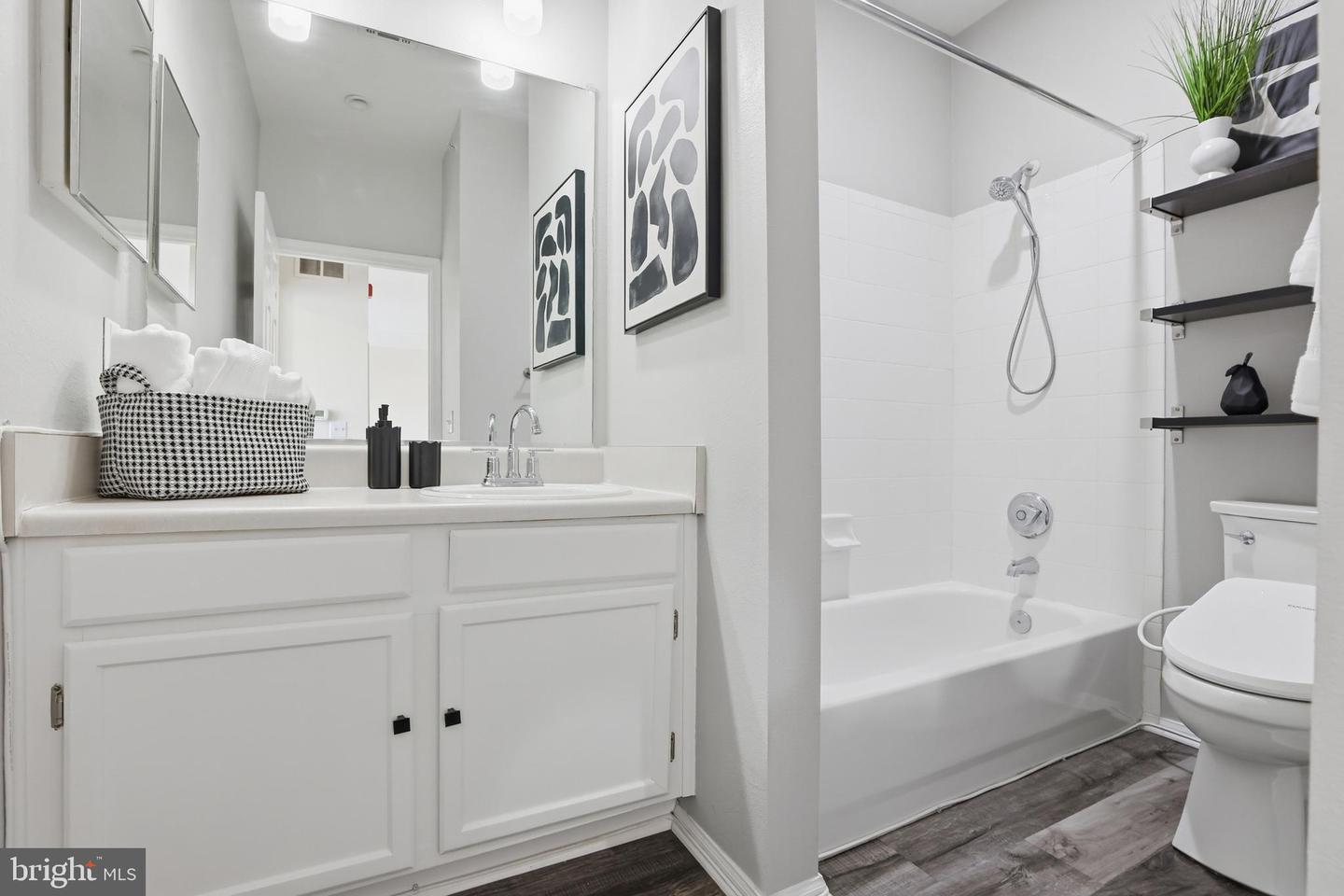 1580 SPRING GATE DR #4406, MCLEAN, Virginia 22102, 1 Bedroom Bedrooms, ,1 BathroomBathrooms,Residential,For sale,1580 SPRING GATE DR #4406,VAFX2284504 MLS # VAFX2284504