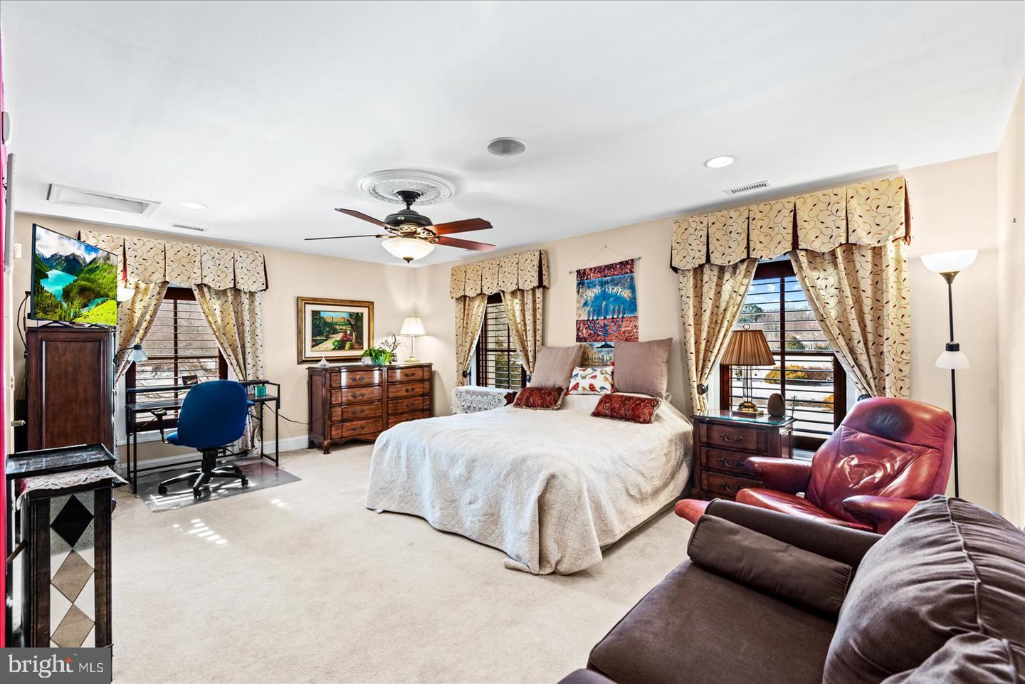 8071 WINDSOR DR, KING GEORGE, Virginia 22485, 5 Bedrooms Bedrooms, 16 Rooms Rooms,4 BathroomsBathrooms,Residential,For sale,8071 WINDSOR DR,VAKG2007432 MLS # VAKG2007432