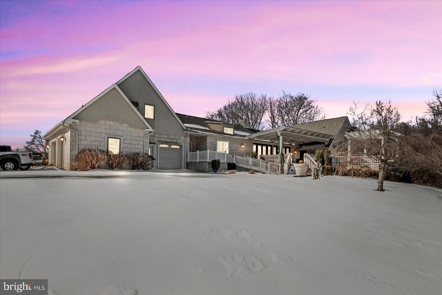 8071 WINDSOR DR, KING GEORGE, Virginia 22485, 5 Bedrooms Bedrooms, 16 Rooms Rooms,4 BathroomsBathrooms,Residential,For sale,8071 WINDSOR DR,VAKG2007432 MLS # VAKG2007432