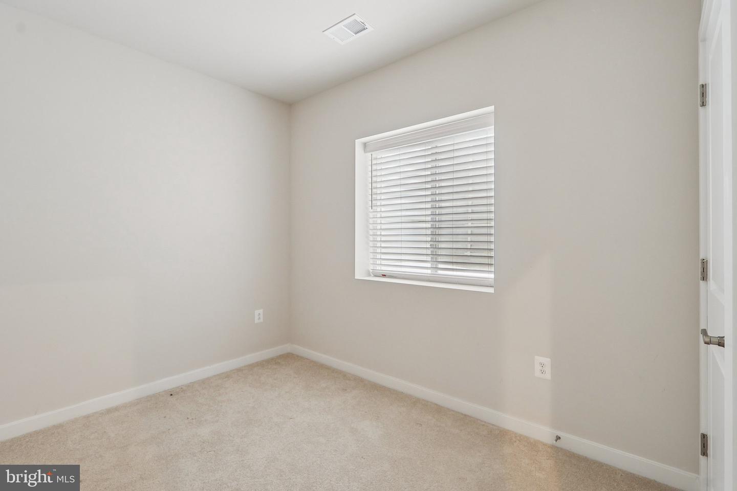 1733 AUTUMN MAPLE LEAF DR, DUMFRIES, Virginia 22026, 3 Bedrooms Bedrooms, ,2 BathroomsBathrooms,Residential,For sale,1733 AUTUMN MAPLE LEAF DR,VAPW2109814 MLS # VAPW2109814