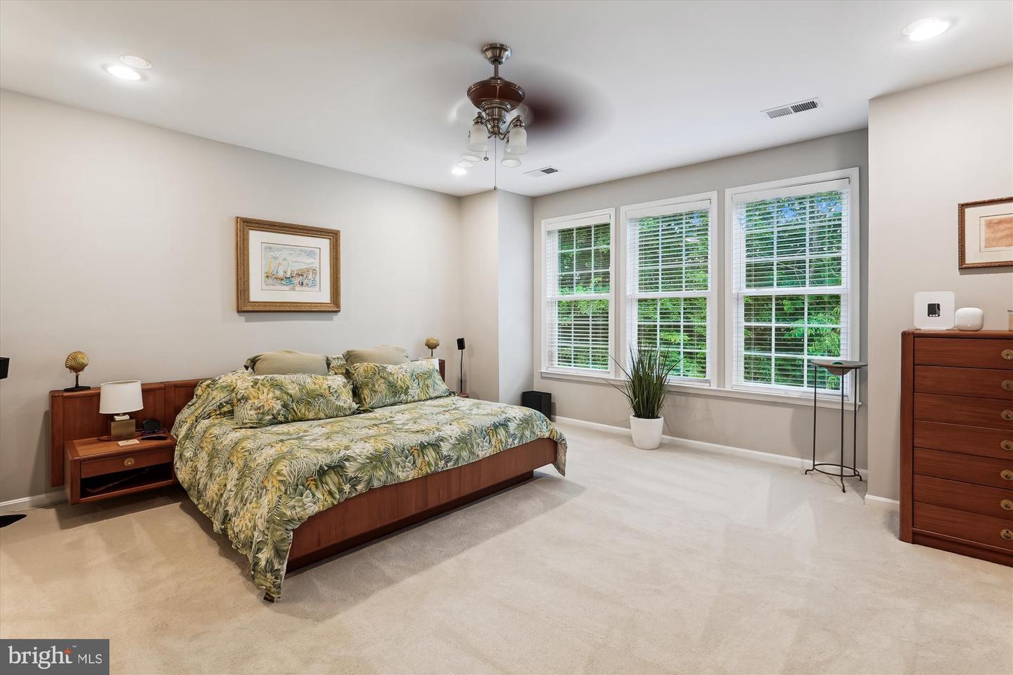 47666 PAULSEN SQ, POTOMAC FALLS, Virginia 20165, 3 Bedrooms Bedrooms, ,3 BathroomsBathrooms,Residential,For sale,47666 PAULSEN SQ,VALO2113506 MLS # VALO2113506