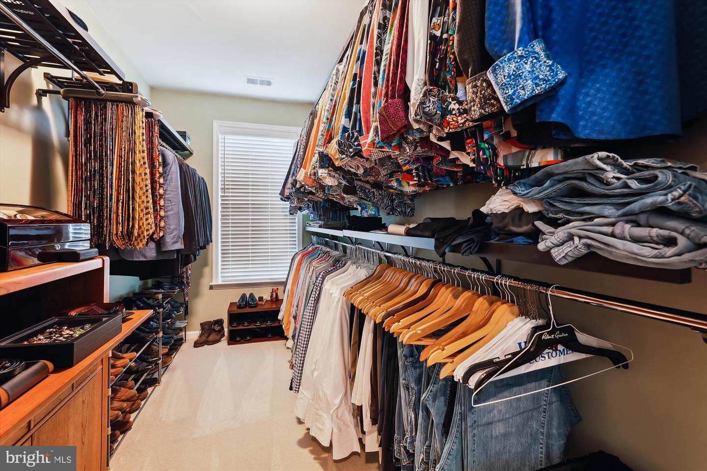 47666 PAULSEN SQ, POTOMAC FALLS, Virginia 20165, 3 Bedrooms Bedrooms, ,3 BathroomsBathrooms,Residential,For sale,47666 PAULSEN SQ,VALO2113506 MLS # VALO2113506