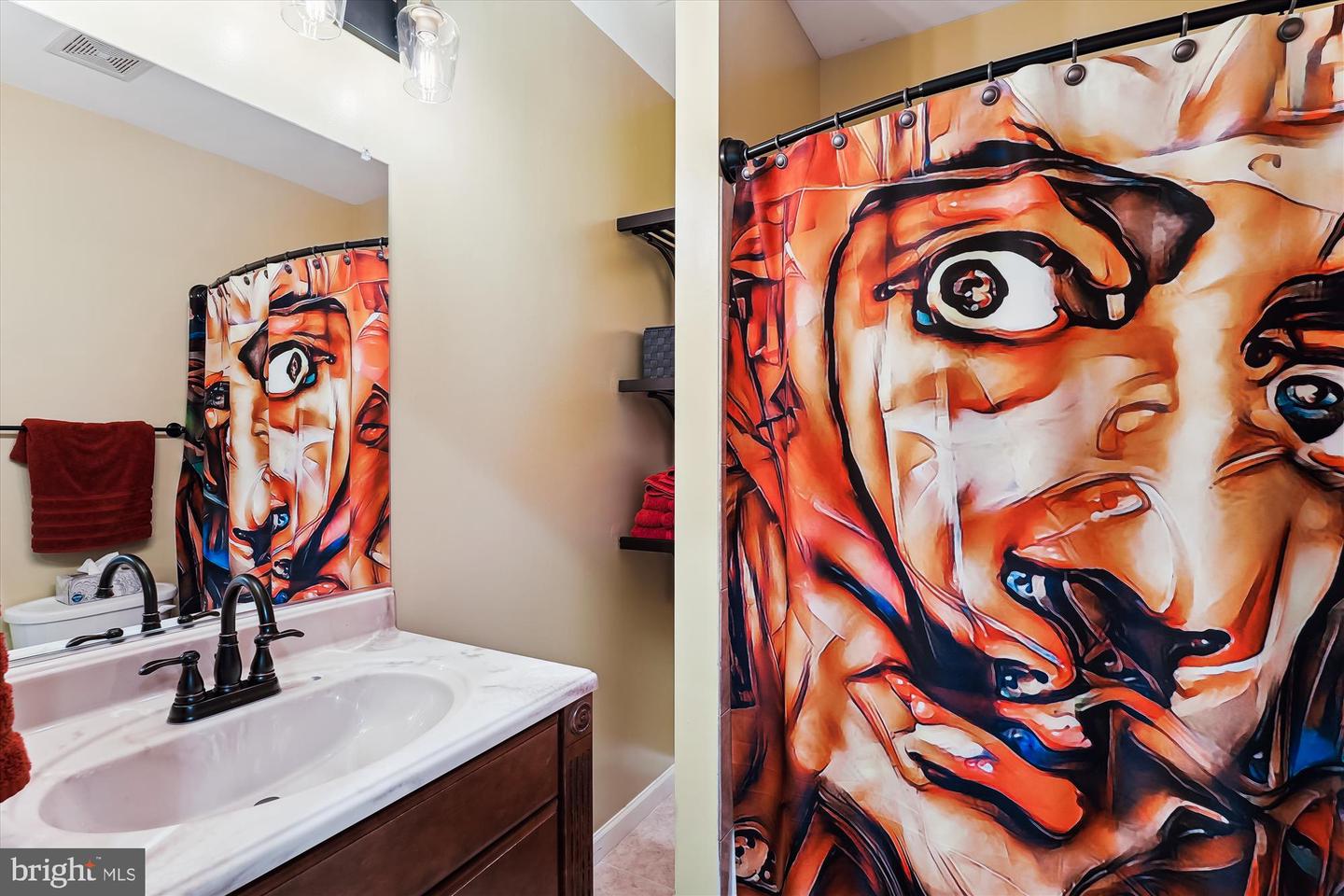 47666 PAULSEN SQ, POTOMAC FALLS, Virginia 20165, 3 Bedrooms Bedrooms, ,3 BathroomsBathrooms,Residential,For sale,47666 PAULSEN SQ,VALO2113506 MLS # VALO2113506