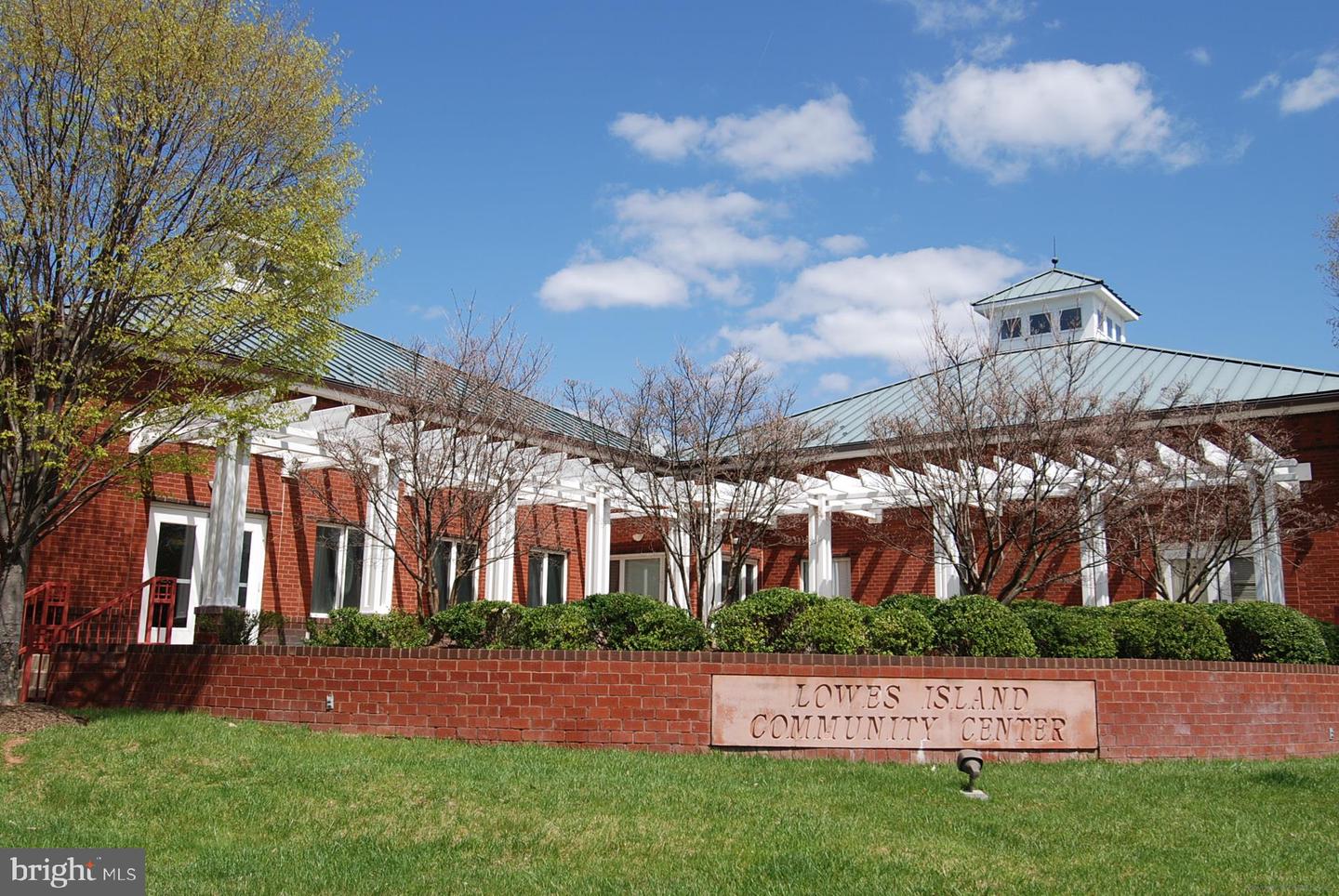 47666 PAULSEN SQ, POTOMAC FALLS, Virginia 20165, 3 Bedrooms Bedrooms, ,3 BathroomsBathrooms,Residential,For sale,47666 PAULSEN SQ,VALO2113506 MLS # VALO2113506