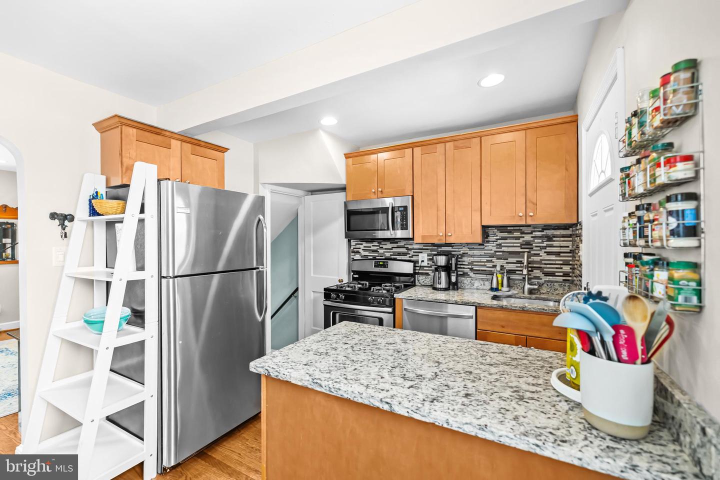 2942 M ST SE, WASHINGTON, District Of Columbia 20019, 2 Bedrooms Bedrooms, ,2 BathroomsBathrooms,Residential,For sale,2942 M ST SE,DCDC2240212 MLS # DCDC2240212