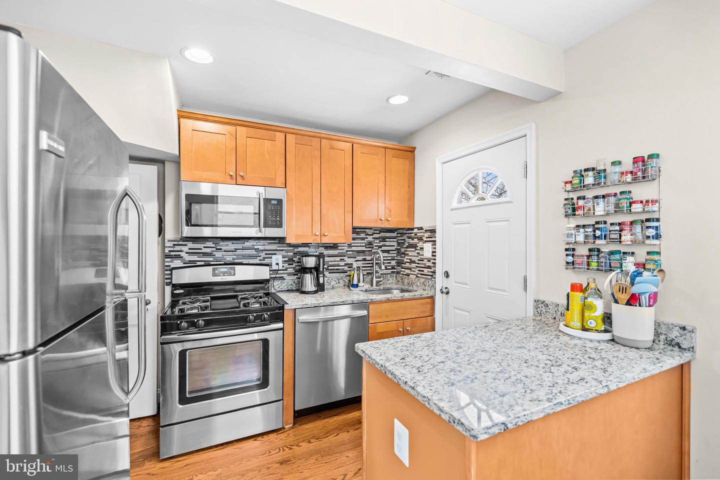 2942 M ST SE, WASHINGTON, District Of Columbia 20019, 2 Bedrooms Bedrooms, ,2 BathroomsBathrooms,Residential,For sale,2942 M ST SE,DCDC2240212 MLS # DCDC2240212