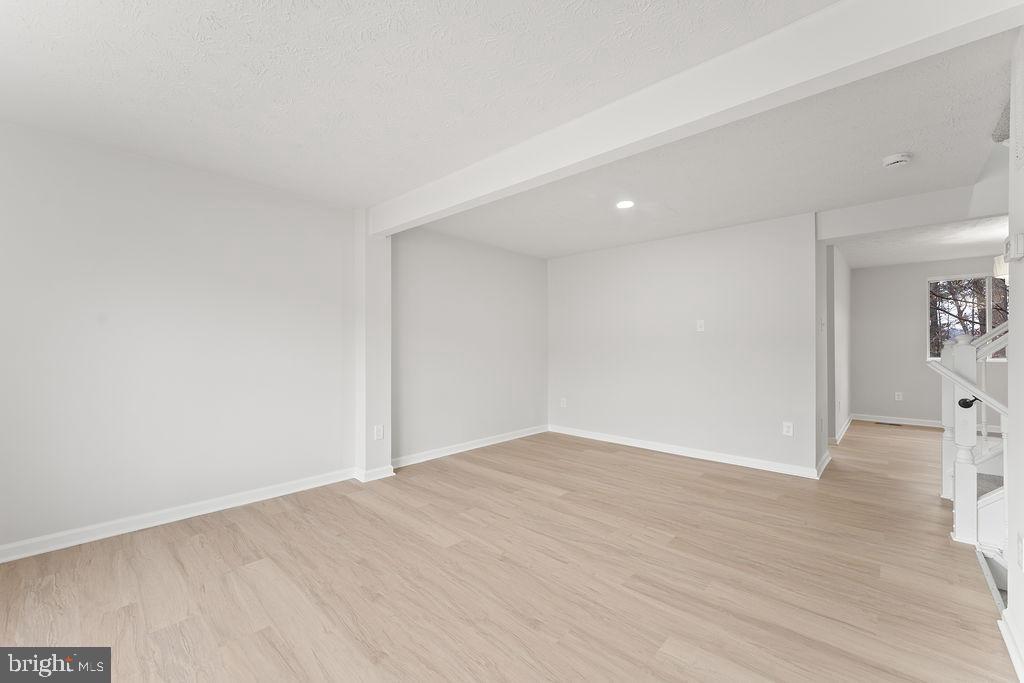 14743 WINDING LOOP, WOODBRIDGE, Virginia 22191, 3 Bedrooms Bedrooms, ,3 BathroomsBathrooms,Residential,For sale,14743 WINDING LOOP,VAPW2110158 MLS # VAPW2110158