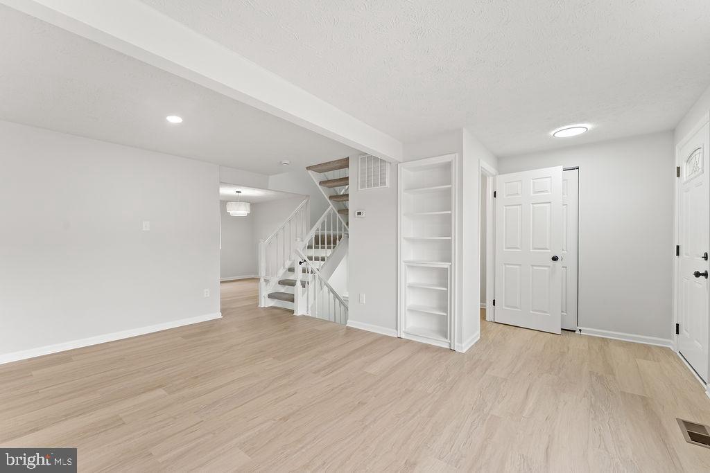 14743 WINDING LOOP, WOODBRIDGE, Virginia 22191, 3 Bedrooms Bedrooms, ,3 BathroomsBathrooms,Residential,For sale,14743 WINDING LOOP,VAPW2110158 MLS # VAPW2110158