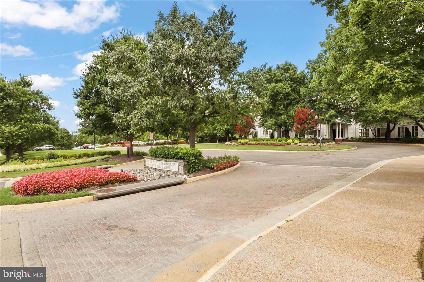 7055 HERITAGE HUNT DR #311, GAINESVILLE, Virginia 20155, 2 Bedrooms Bedrooms, ,2 BathroomsBathrooms,Residential,For sale,7055 HERITAGE HUNT DR #311,VAPW2110212 MLS # VAPW2110212