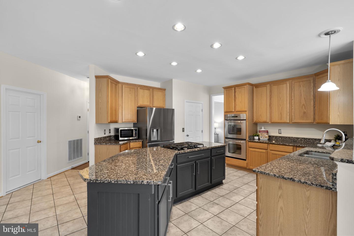 7416 BECKWITH LN, CLIFTON, Virginia 20124, 4 Bedrooms Bedrooms, ,4 BathroomsBathrooms,Residential,For sale,7416 BECKWITH LN,VAFX2284992 MLS # VAFX2284992