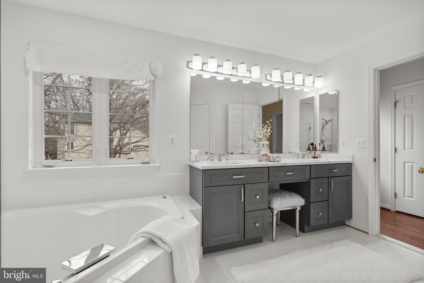 7416 BECKWITH LN, CLIFTON, Virginia 20124, 4 Bedrooms Bedrooms, ,4 BathroomsBathrooms,Residential,For sale,7416 BECKWITH LN,VAFX2284992 MLS # VAFX2284992