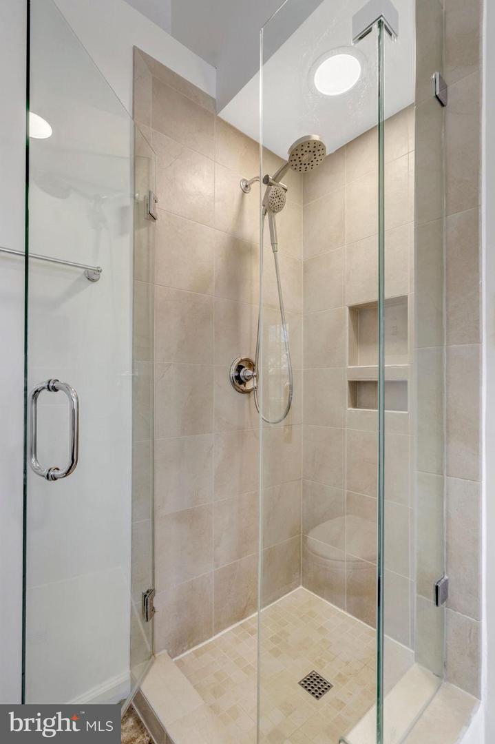 20372 BRIARCLIFF TER, STERLING, Virginia 20165, 3 Bedrooms Bedrooms, 7 Rooms Rooms,2 BathroomsBathrooms,Residential,For sale,20372 BRIARCLIFF TER,VALO2113692 MLS # VALO2113692