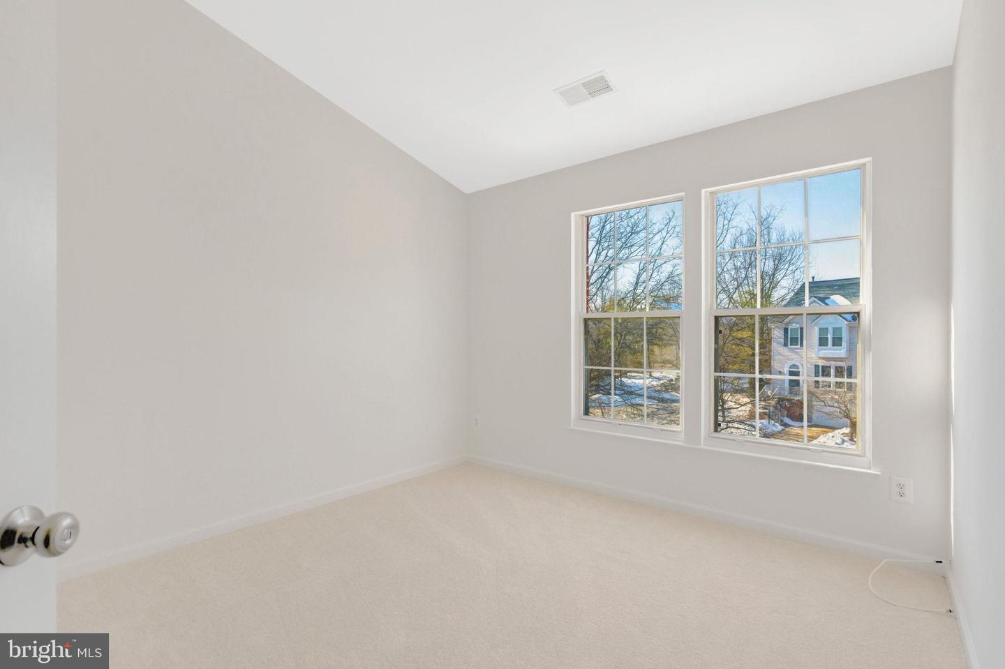 20372 BRIARCLIFF TER, STERLING, Virginia 20165, 3 Bedrooms Bedrooms, 7 Rooms Rooms,2 BathroomsBathrooms,Residential,For sale,20372 BRIARCLIFF TER,VALO2113692 MLS # VALO2113692