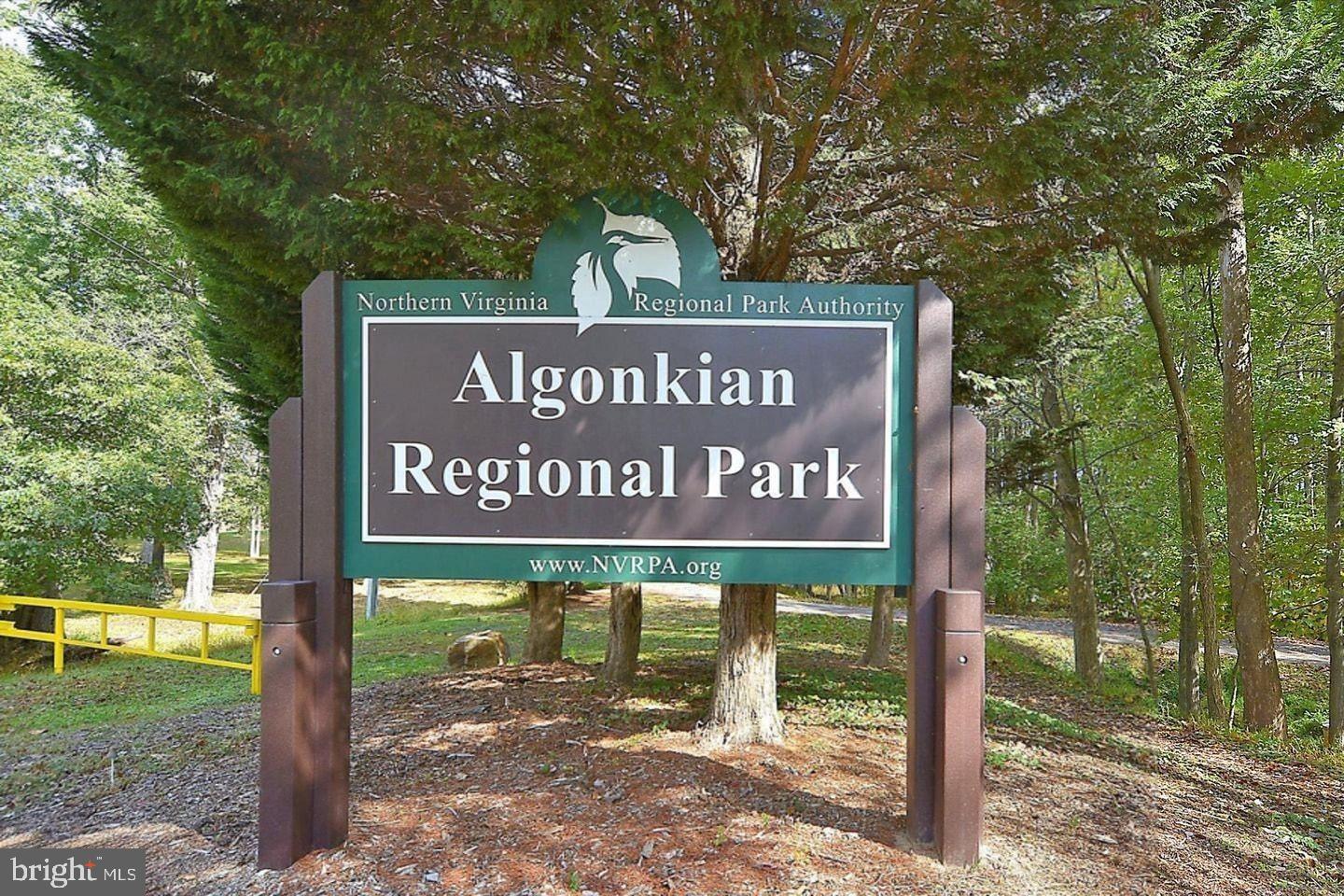 20372 BRIARCLIFF TER, STERLING, Virginia 20165, 3 Bedrooms Bedrooms, 7 Rooms Rooms,2 BathroomsBathrooms,Residential,For sale,20372 BRIARCLIFF TER,VALO2113692 MLS # VALO2113692