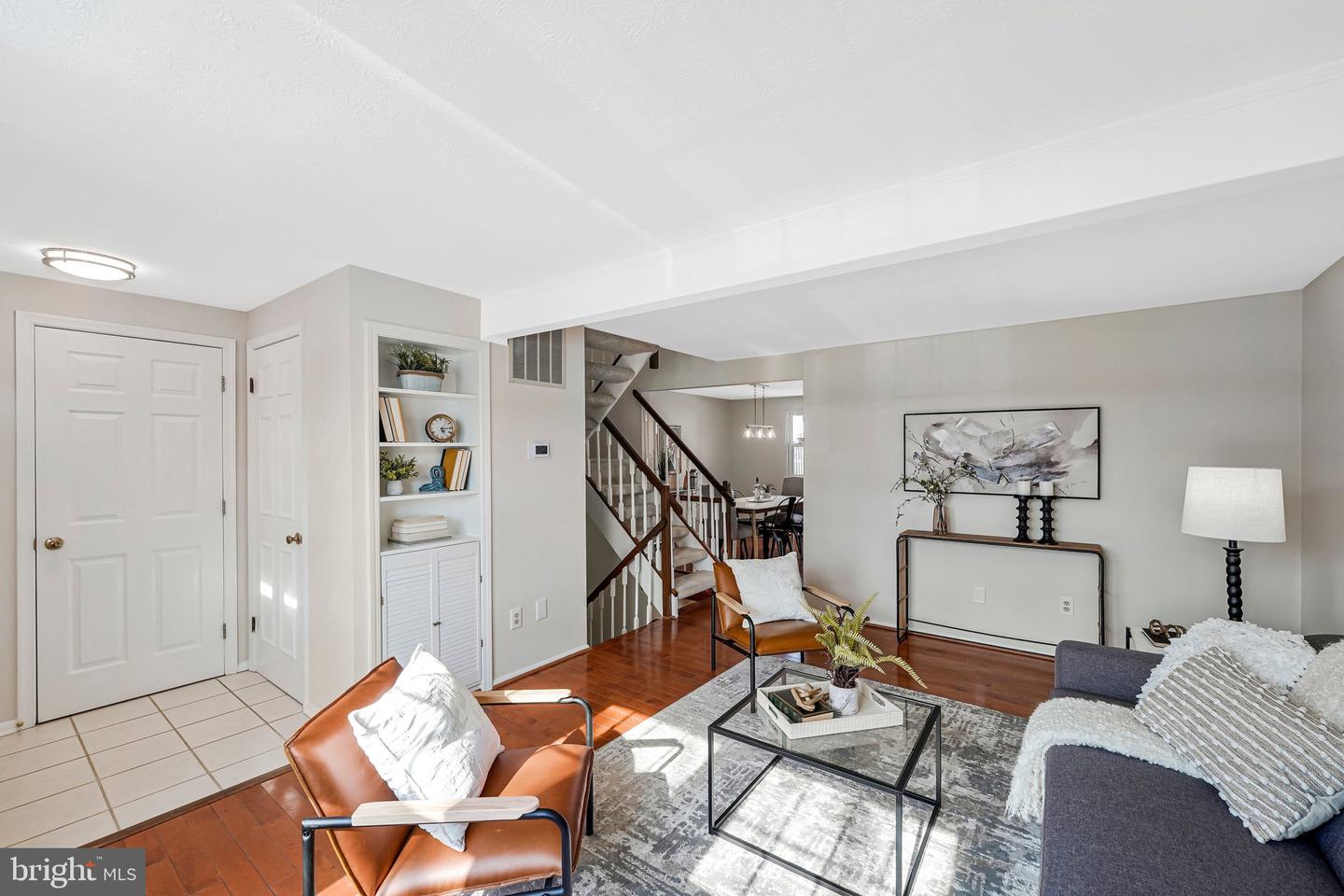 9920 OAKDALE WOODS CT, VIENNA, Virginia 22181, 3 Bedrooms Bedrooms, ,2 BathroomsBathrooms,Residential,For sale,9920 OAKDALE WOODS CT,VAFX2285172 MLS # VAFX2285172