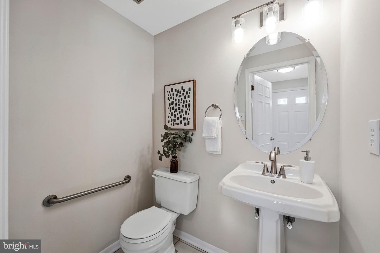 9920 OAKDALE WOODS CT, VIENNA, Virginia 22181, 3 Bedrooms Bedrooms, ,2 BathroomsBathrooms,Residential,For sale,9920 OAKDALE WOODS CT,VAFX2285172 MLS # VAFX2285172