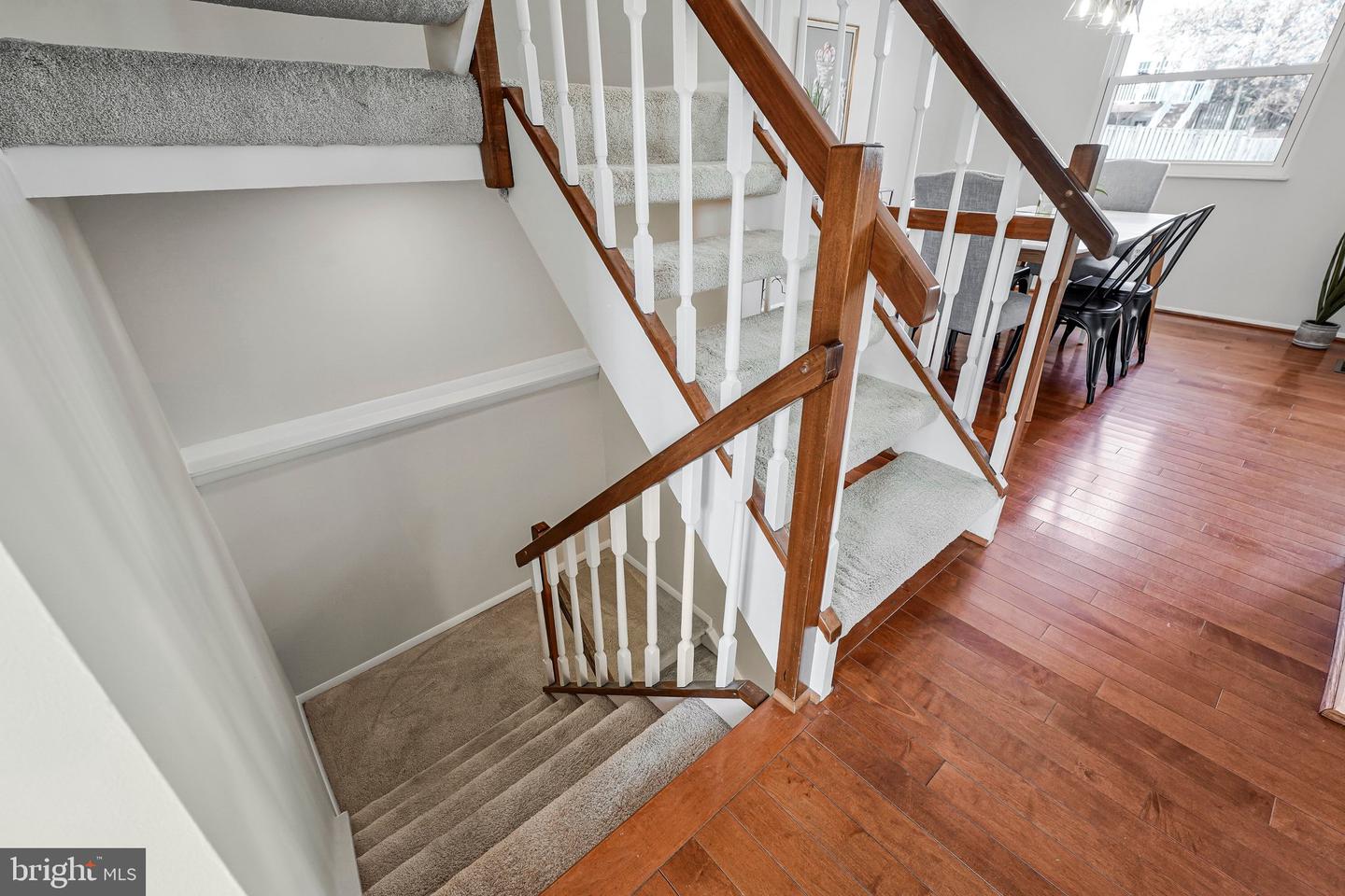 9920 OAKDALE WOODS CT, VIENNA, Virginia 22181, 3 Bedrooms Bedrooms, ,2 BathroomsBathrooms,Residential,For sale,9920 OAKDALE WOODS CT,VAFX2285172 MLS # VAFX2285172