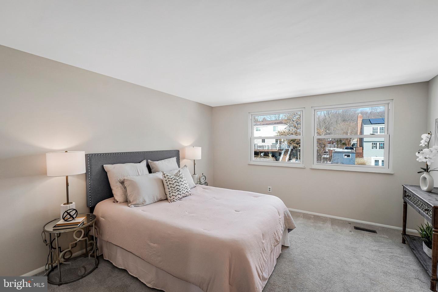 9920 OAKDALE WOODS CT, VIENNA, Virginia 22181, 3 Bedrooms Bedrooms, ,2 BathroomsBathrooms,Residential,For sale,9920 OAKDALE WOODS CT,VAFX2285172 MLS # VAFX2285172