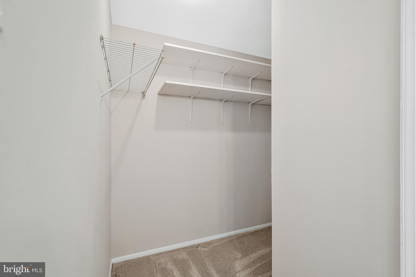 9920 OAKDALE WOODS CT, VIENNA, Virginia 22181, 3 Bedrooms Bedrooms, ,2 BathroomsBathrooms,Residential,For sale,9920 OAKDALE WOODS CT,VAFX2285172 MLS # VAFX2285172