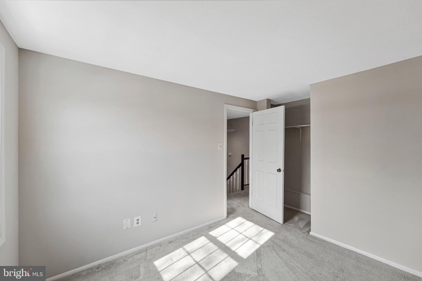 9920 OAKDALE WOODS CT, VIENNA, Virginia 22181, 3 Bedrooms Bedrooms, ,2 BathroomsBathrooms,Residential,For sale,9920 OAKDALE WOODS CT,VAFX2285172 MLS # VAFX2285172