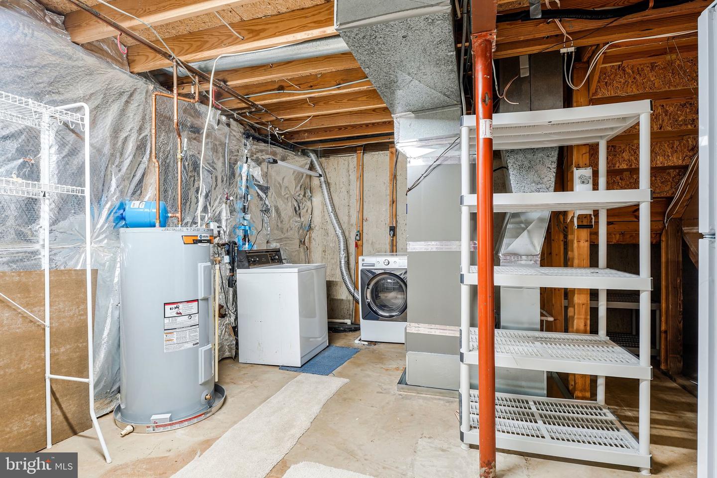 9920 OAKDALE WOODS CT, VIENNA, Virginia 22181, 3 Bedrooms Bedrooms, ,2 BathroomsBathrooms,Residential,For sale,9920 OAKDALE WOODS CT,VAFX2285172 MLS # VAFX2285172