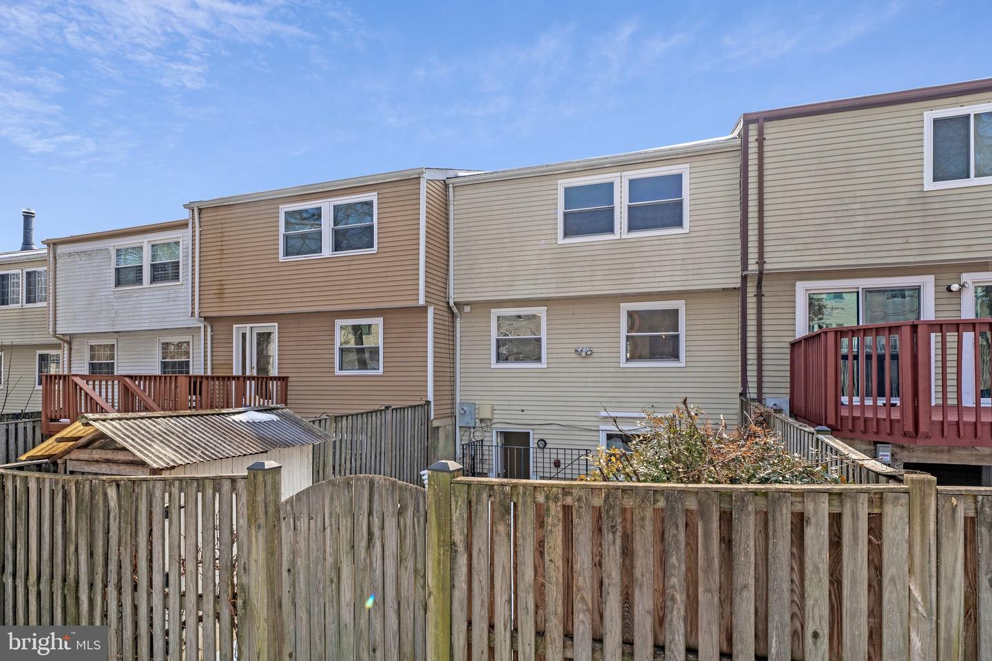 9920 OAKDALE WOODS CT, VIENNA, Virginia 22181, 3 Bedrooms Bedrooms, ,2 BathroomsBathrooms,Residential,For sale,9920 OAKDALE WOODS CT,VAFX2285172 MLS # VAFX2285172