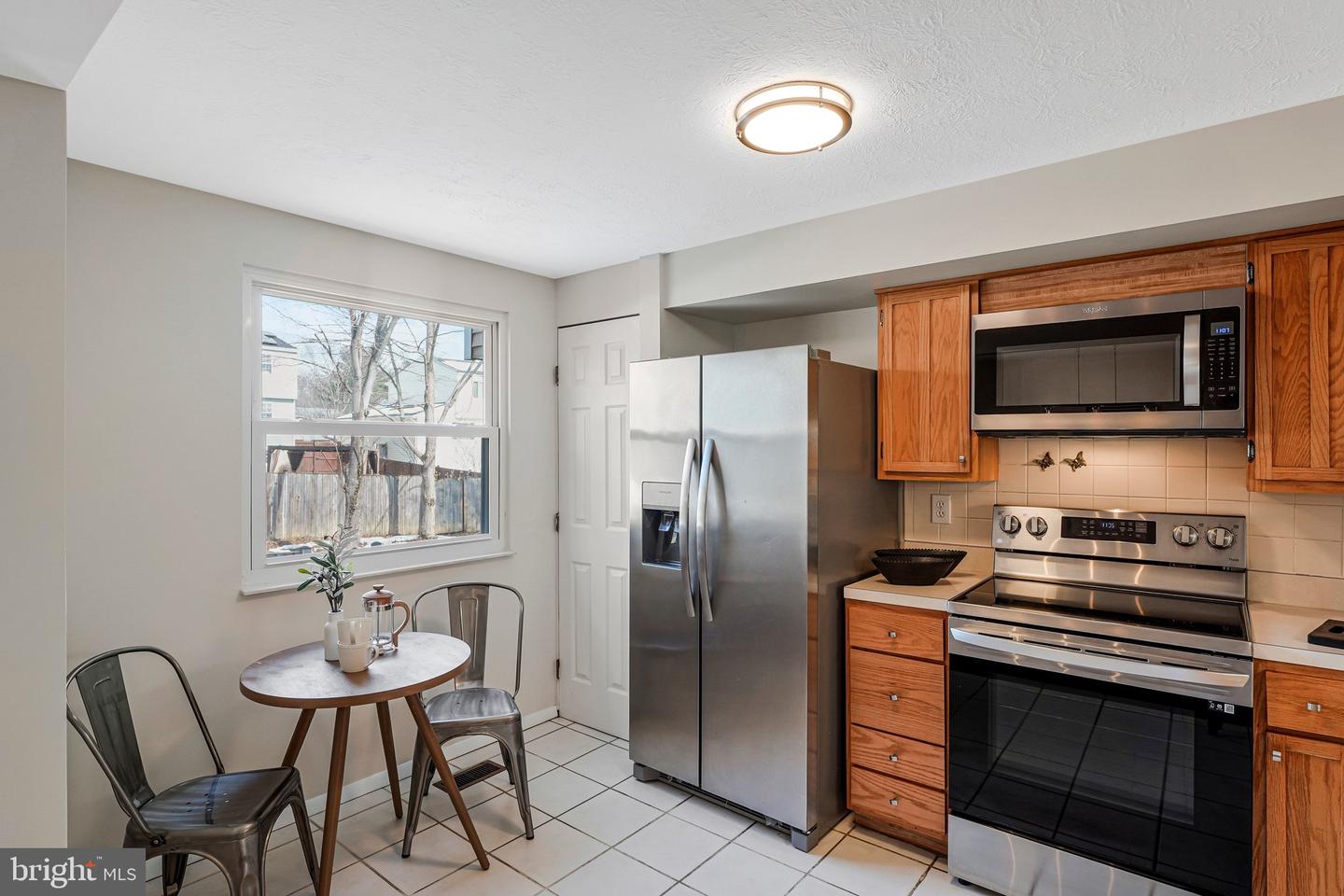 9920 OAKDALE WOODS CT, VIENNA, Virginia 22181, 3 Bedrooms Bedrooms, ,2 BathroomsBathrooms,Residential,For sale,9920 OAKDALE WOODS CT,VAFX2285172 MLS # VAFX2285172