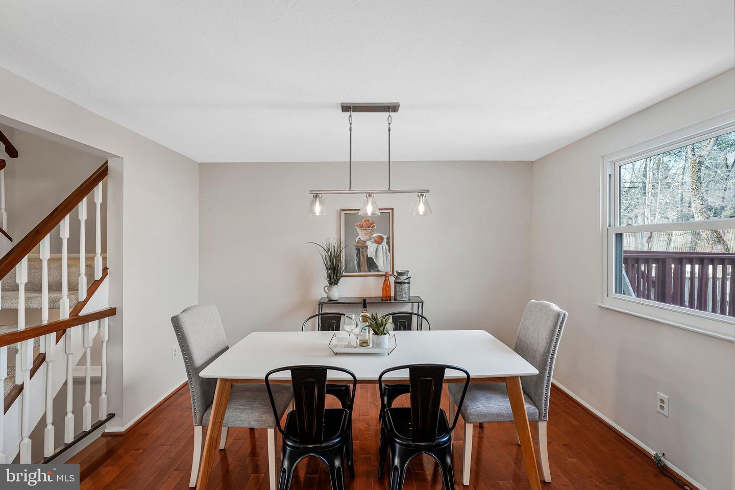 9920 OAKDALE WOODS CT, VIENNA, Virginia 22181, 3 Bedrooms Bedrooms, ,2 BathroomsBathrooms,Residential,For sale,9920 OAKDALE WOODS CT,VAFX2285172 MLS # VAFX2285172