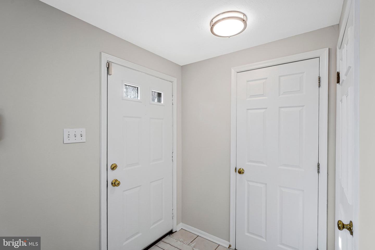 9920 OAKDALE WOODS CT, VIENNA, Virginia 22181, 3 Bedrooms Bedrooms, ,2 BathroomsBathrooms,Residential,For sale,9920 OAKDALE WOODS CT,VAFX2285172 MLS # VAFX2285172