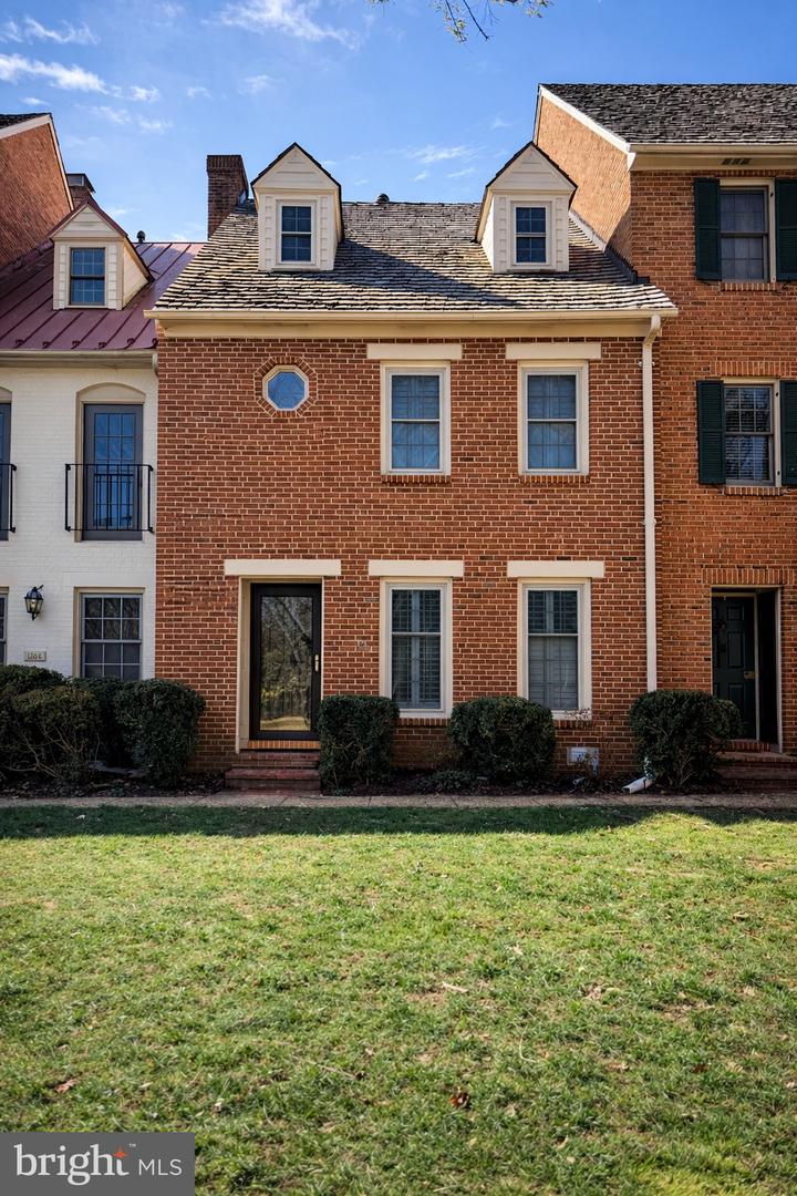 1306 KENMORE AVE #4, FREDERICKSBURG, Virginia 22401, 3 Bedrooms Bedrooms, ,3 BathroomsBathrooms,Residential,For sale,1306 KENMORE AVE #4,VAFB2009508 MLS # VAFB2009508 1306 KENMORE AVE #4, FREDERICKSBURG, Virginia 22401, 3 Bedrooms Bedrooms, ,3 BathroomsBathrooms,Residential,For sale,1306 KENMORE AVE #4,VAFB2009508 MLS # VAFB2009508