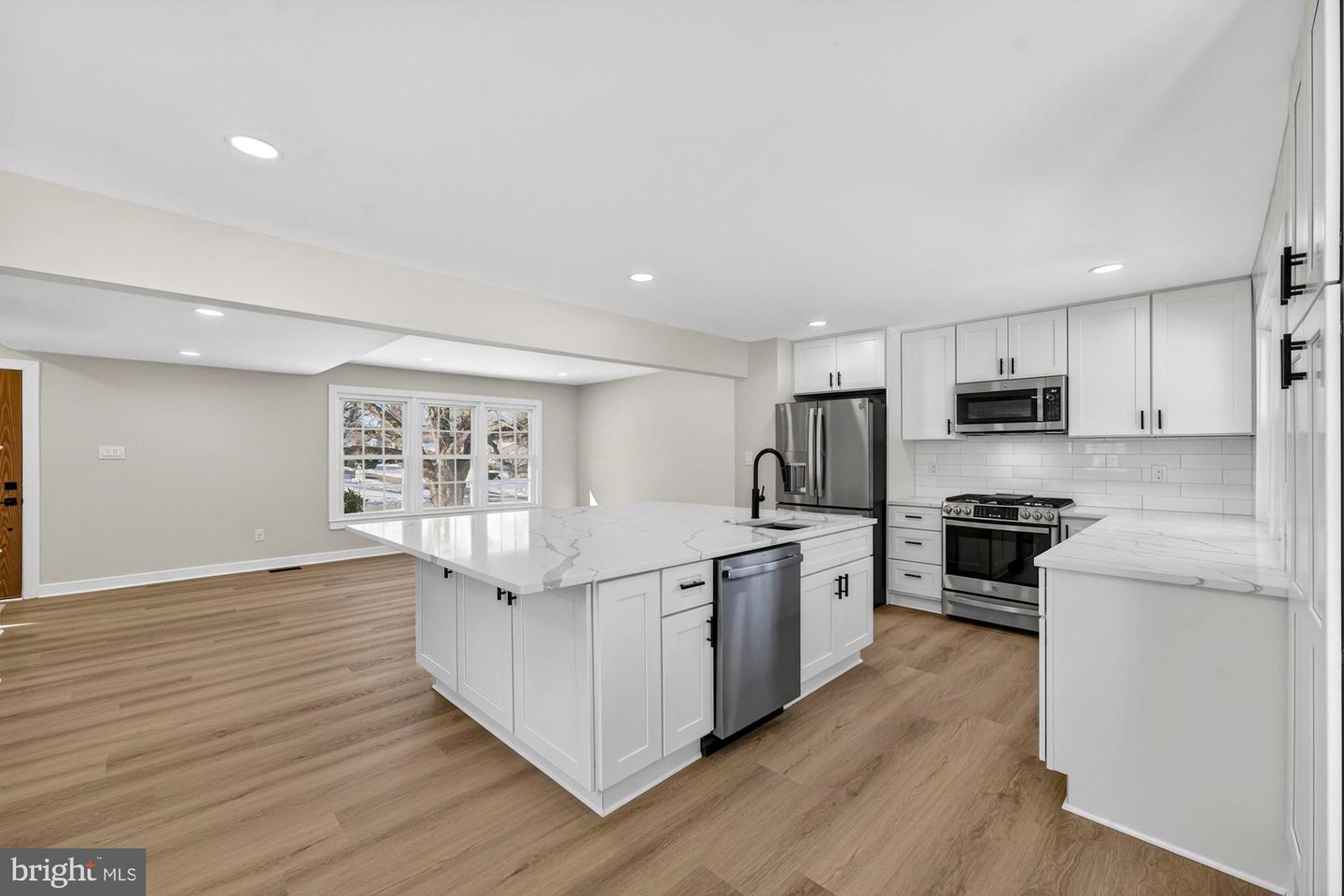 8612 COTTAGE ST SW, VIENNA, Virginia 22180, 4 Bedrooms Bedrooms, ,3 BathroomsBathrooms,Residential,For sale,8612 COTTAGE ST SW,VAFX2285420 MLS # VAFX2285420