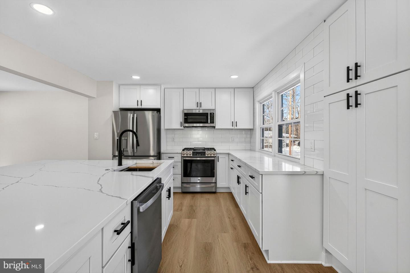 8612 COTTAGE ST SW, VIENNA, Virginia 22180, 4 Bedrooms Bedrooms, ,3 BathroomsBathrooms,Residential,For sale,8612 COTTAGE ST SW,VAFX2285420 MLS # VAFX2285420